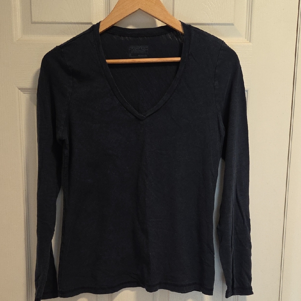 2/$25 Patagonia Long Sleeve Tee Size M